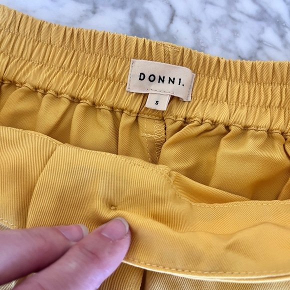 Donni. | Twill Pleated Shorts - Yellow Small - Picture 4 of 8